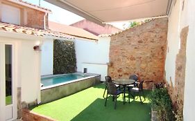 Casa Rural La Salamandrija- con chimenea, patio y barbacoa